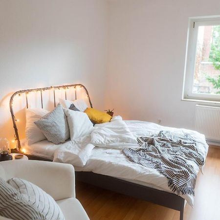 Grosse 3 Zimmer Wohnung Mit Netflix In Zentraler Lage แอร์ฟวร์ท ภายนอก รูปภาพ