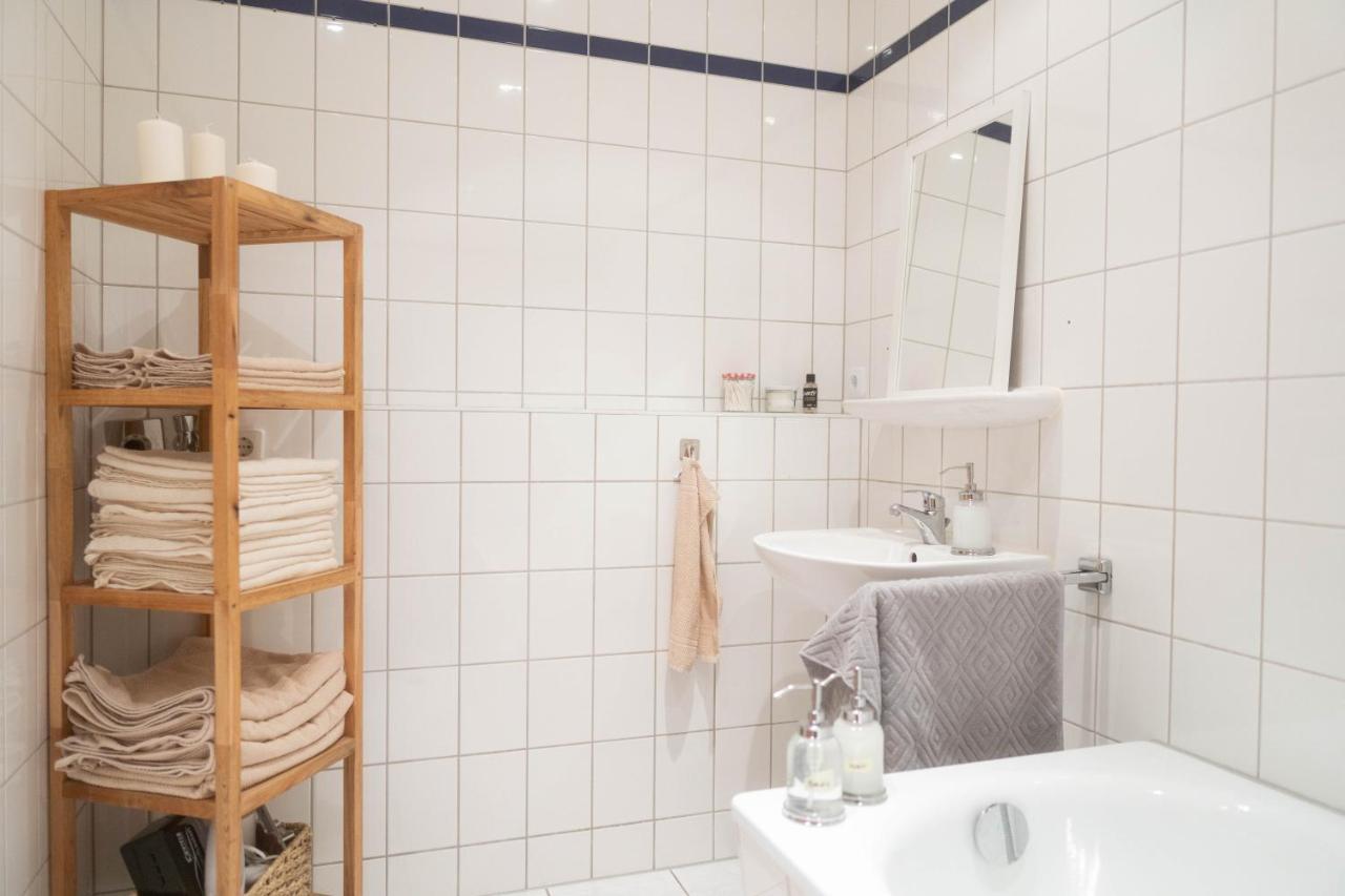 Grosse 3 Zimmer Wohnung Mit Netflix In Zentraler Lage แอร์ฟวร์ท ภายนอก รูปภาพ